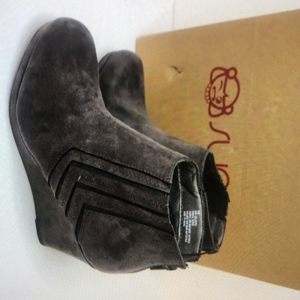 Sugar women’s Juliette wedge ankle booties gray size 7.5